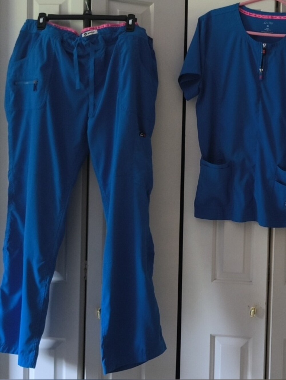 Women's Royal Blue Koi Lite Scrub Set XL